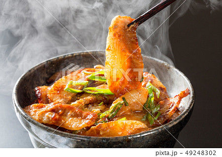 豚とろ照り焼き丼 豚とろ照り焼き丼 49248302