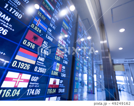 外貨両替所のレート表 49249162