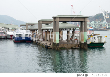 百島行きフェリー桟橋の景色 49249390