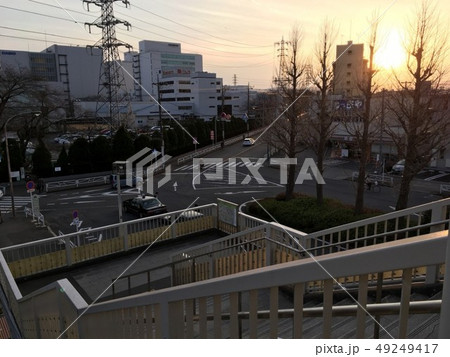 八高線　北八王子駅から哀愁の夕焼け 49249417