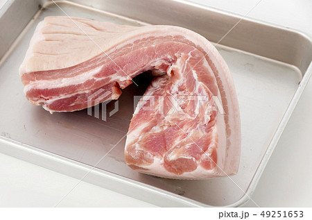 豚バラ肉（皮付きブロック肉） 49251653