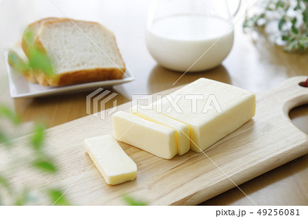 バターとパン 49256081