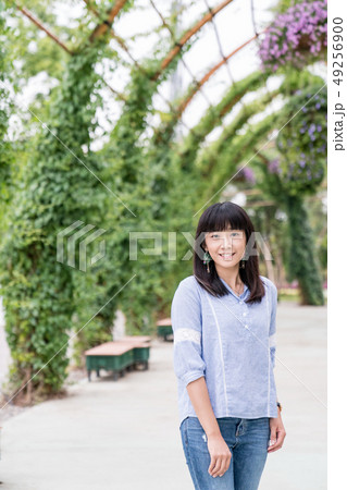 女性 女の人 女 49256900