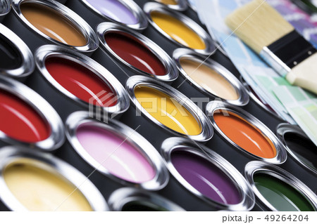 Tin cans with paint and brushes Tin cans with paint and brushes 49264204