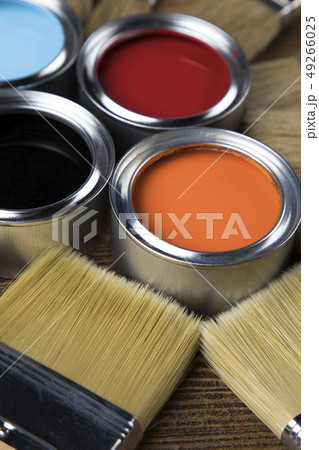 Tin cans with paint and brushes Tin cans with paint and brushes 49266025
