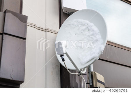 衛星放送受信アンテナへの着雪による受信障害 衛星放送受信アンテナへの着雪による受信障害 49266791