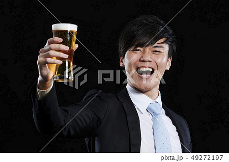 ビジネスマン 乾杯 黒バック ビジネスマン 乾杯 黒バック 49272197