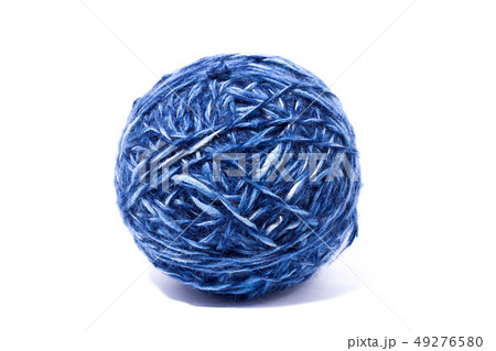 blue ball of yarn for knitting, isolate 49276580