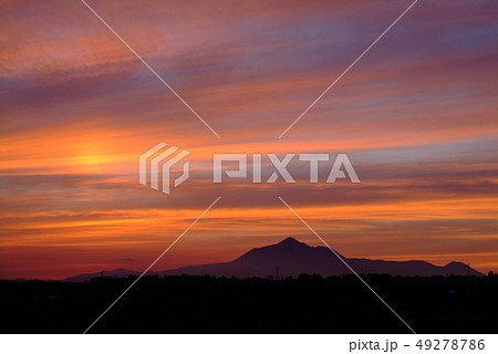 夕焼け霧島連山 49278786