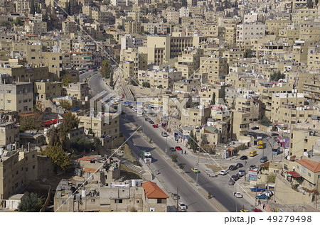 ヨルダン アンマン城から望むダウンタウンの街並みの写真素材