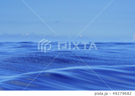 ボニンブルーの凪の海　小笠原 49279682