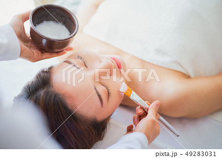 女性　ビューティー　エステ 49283031