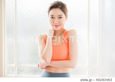 女性　スポーツウェア 49283463