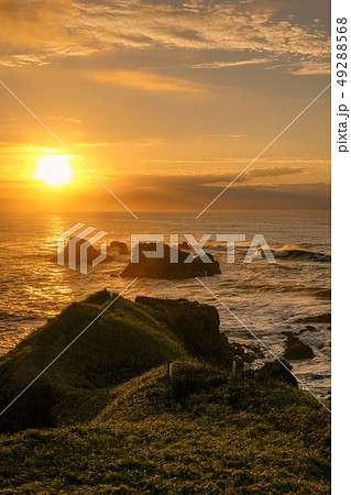 霧多布岬の夜明け 49288568