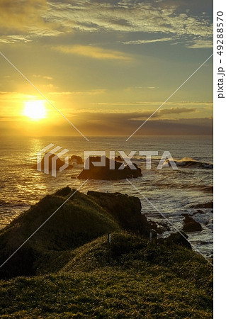 霧多布岬の夜明け 49288570