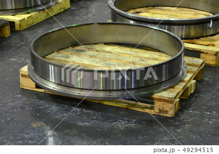 Large heavy metal ring in chrome color.  49294515