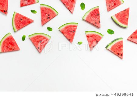 Fresh watermelon slices pattern 49299641