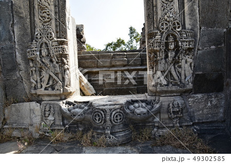 インド ラジャスタン州のウダイプル 世界遺産のクンバルガール城 遺跡の美しい彫刻 インド ラジャスタン州のウダイプル 世界遺産のクンバルガール城 遺跡の美しい彫刻 49302585