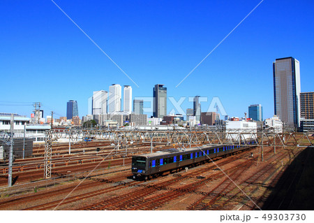 名古屋市 都市風景(名古屋駅ツインタワーとあおなみ線) 名古屋市 都市風景(名古屋駅ツインタワーとあおなみ線) 49303730