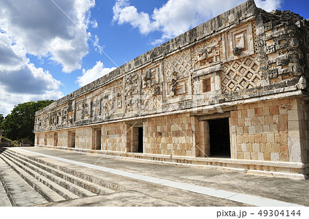 ウシュマル遺跡　尼僧院（メキシコ） 49304144