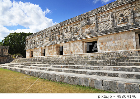 ウシュマル遺跡　尼僧院（メキシコ） 49304146