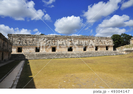 ウシュマル遺跡　尼僧院（メキシコ） 49304147
