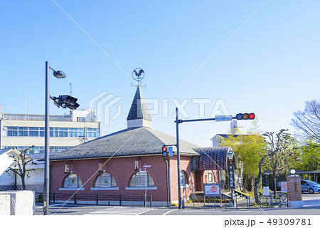 夢二郷土美術館の本館と後楽園北口交差点（岡山県岡山市） 49309781