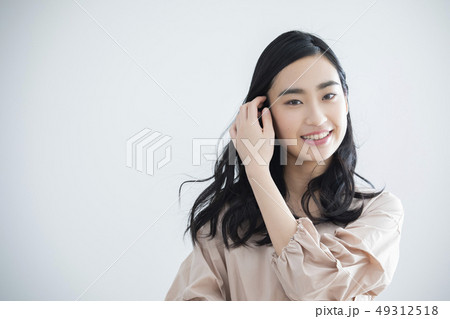 若い女性 49312518