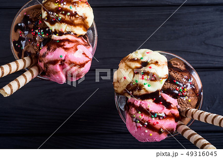 Ice creeam in sundae Ice creeam in sundae 49316045