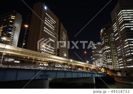 東京 港区 天王洲アイルと湾岸通り 首都高速道路 東京 港区 天王洲アイルと湾岸通り 首都高速道路 49318732