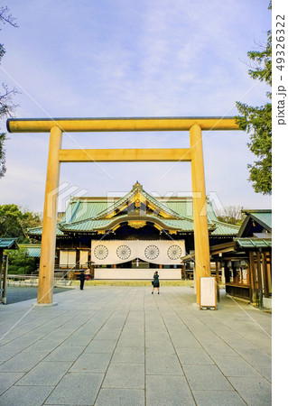中門鳥居と拝殿(縦) 中門鳥居と拝殿(縦) 49326322