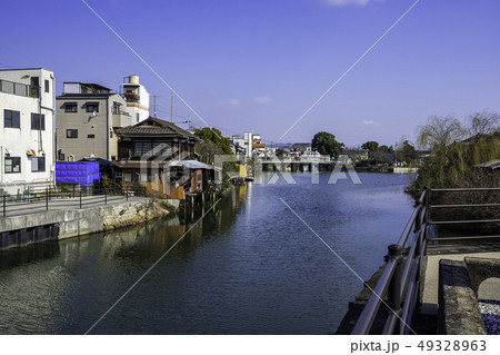 岡山　倉敷市玉島　玉島町並み保存地区　溜川　玉島図書館方面　新橋 49328963