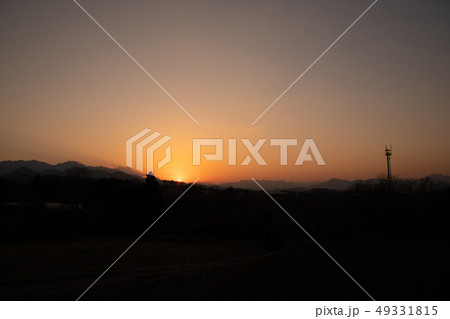 　群馬県甘楽町　西原西付近　夕景　山並み　ふれあいの丘 49331815