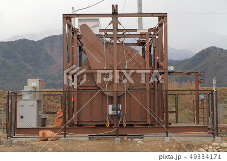 小水力発電施設　高瀬川右岸水力発電2号機 49334171