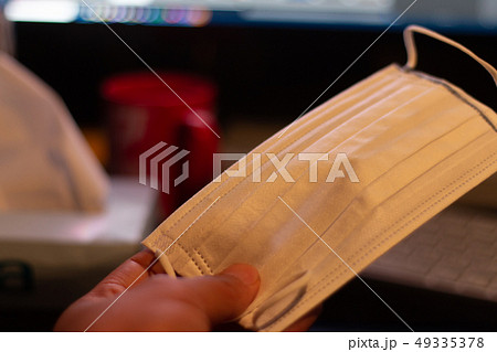 風邪、インフルエンザ、感染症、花粉症対策にマスク 49335378