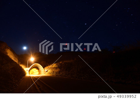 北海道江差町五厘沢の慶喜トンネルの夜景を撮影 北海道江差町五厘沢の慶喜トンネルの夜景を撮影 49339952