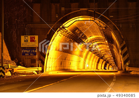 北海道厚沢部町から函館間の中山峠中山トンネルの夜景を撮影 北海道厚沢部町から函館間の中山峠中山トンネルの夜景を撮影 49340085
