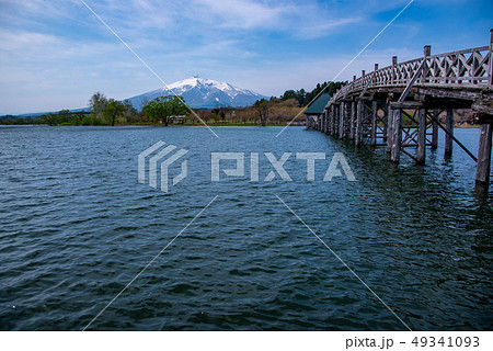 青森県 津軽 鶴の舞橋 日本一の木造三連太鼓橋 青森県 津軽 鶴の舞橋 日本一の木造三連太鼓橋 49341093