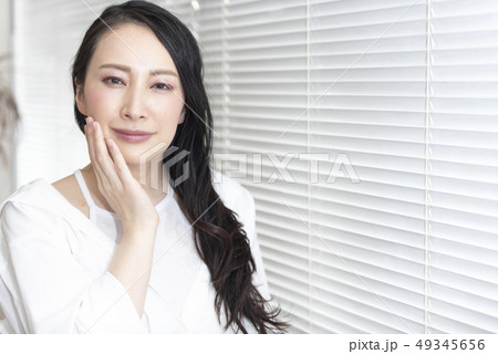 美容　ミドル　30代　40代　アンチエイジング 49345656