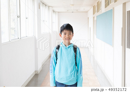 小学生 49352172