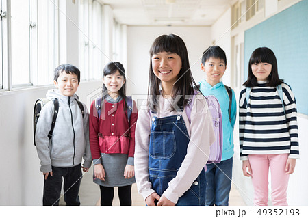 小学生 小学生 49352193