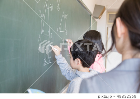 小学生　授業 49352559
