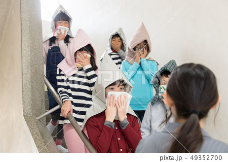 小学生　避難訓練 49352700