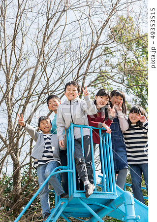 小学生 遊具 小学生 遊具 49353515