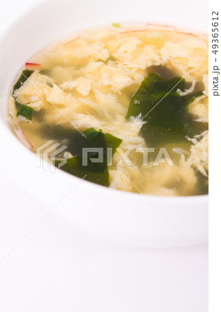 お湯を注いだフリーズドライスープ お湯を注いだフリーズドライスープ 49365612