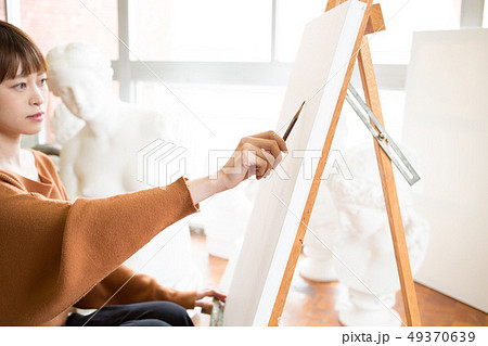 美術　実技　デッサン 49370639