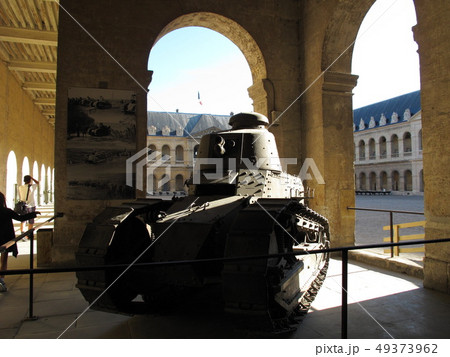 パリ：アンバンリッドのルノーFT-17戦車 49373962