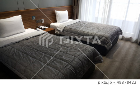 ベッド 寝台 宿泊施設 49378422