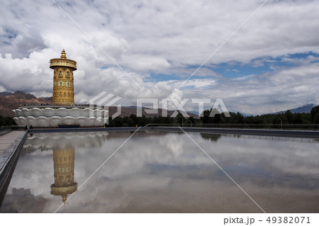 中国青海省貴徳・中華福運輪 / Zhonghua Fuyunlun, Guide, China 中国青海省貴徳・中華福運輪 / Zhonghua Fuyunlun, Guide, China 49382071