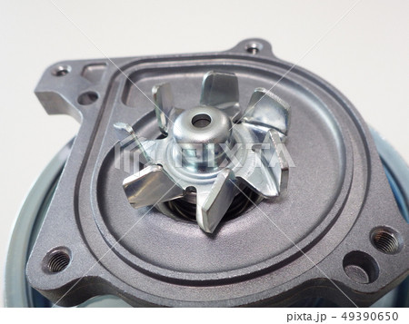 車のウォーターポンプの写真素材